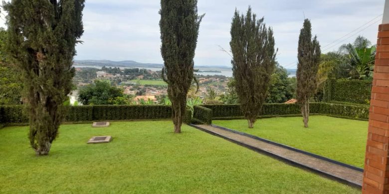 4 bedrooms lake view house for sale in Buziga at 600,000 USD