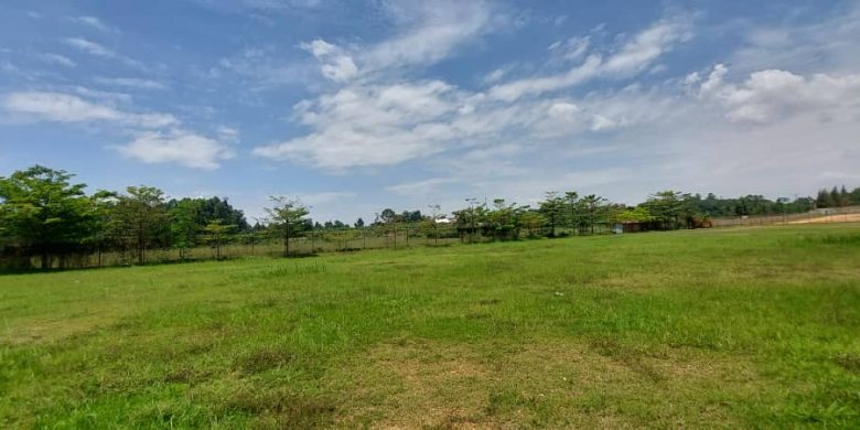 10 acres of land for sale in Buto Bweyogerere at 500m