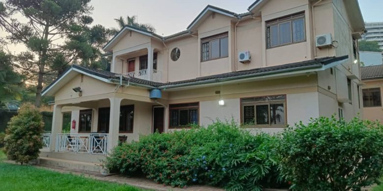 4 bedrooms house for sale in Naguru on half acre at $950,000