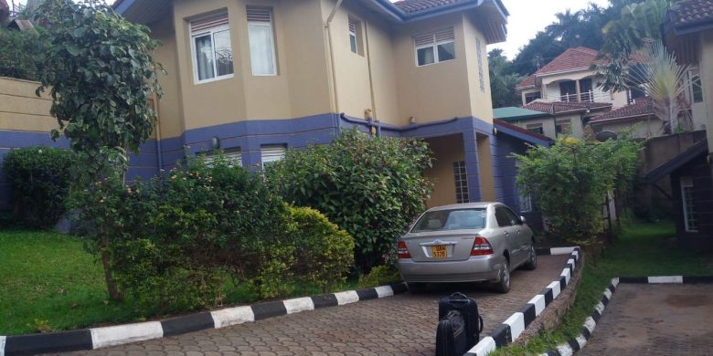 4 bedrooms house for sale in Naguru at 800m