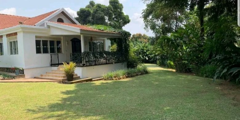 4 bedrooms house for sale in Nakasero with pool at $1.8m