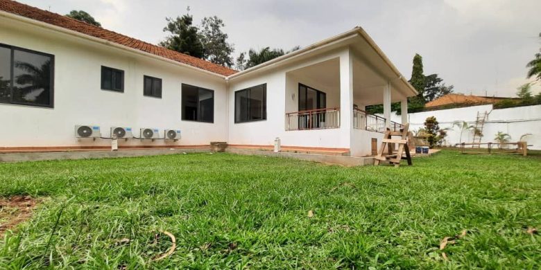 5 bedrooms bungalow for sale in Kololo on half acre at $1,750,000