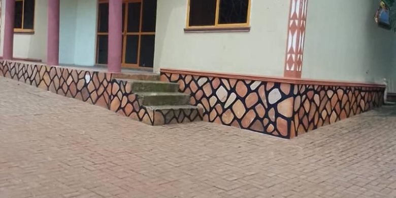 3 bedrooms house for sale in Najjera Buwate at 199m