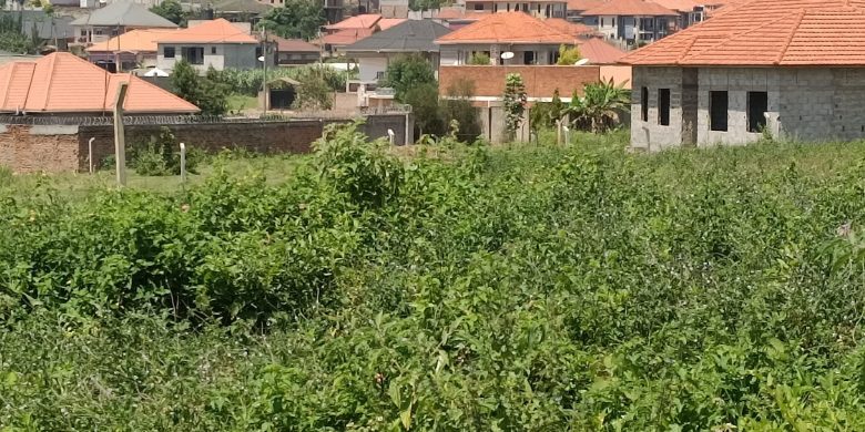 100x100ft for sale in Kira at 210m