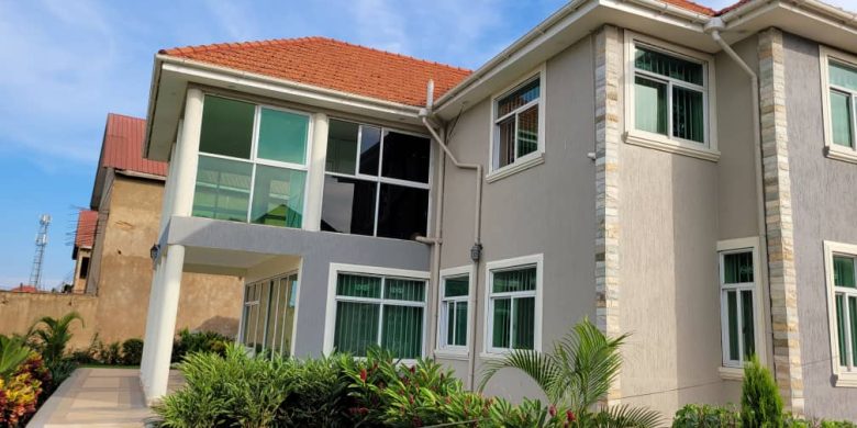 5 bedrooms house for sale in Muyenga Bukasa 25 decimals at 1 Billion shillings