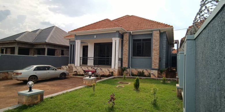 4 bedrooms house for sale in Gayaza at 320m