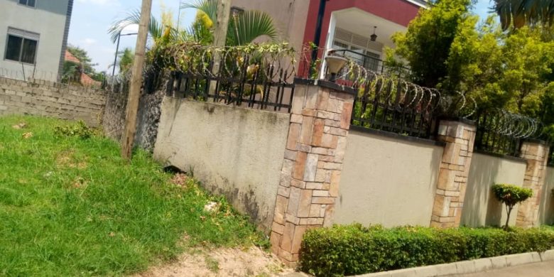 12 decimals plot of land for sale in Muyenga at 450m