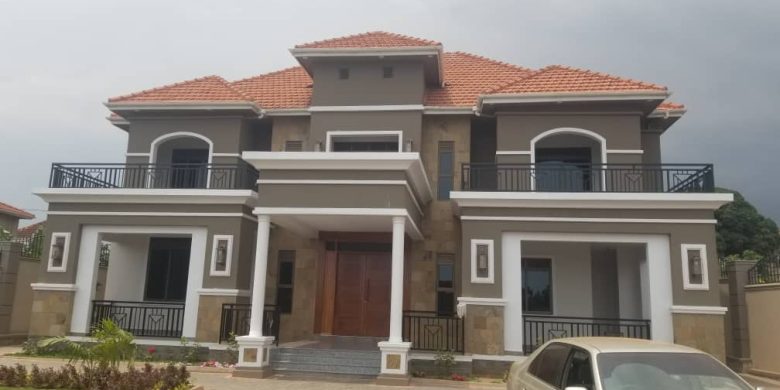 a house in Munyonyo on sale with 5 bedrooms