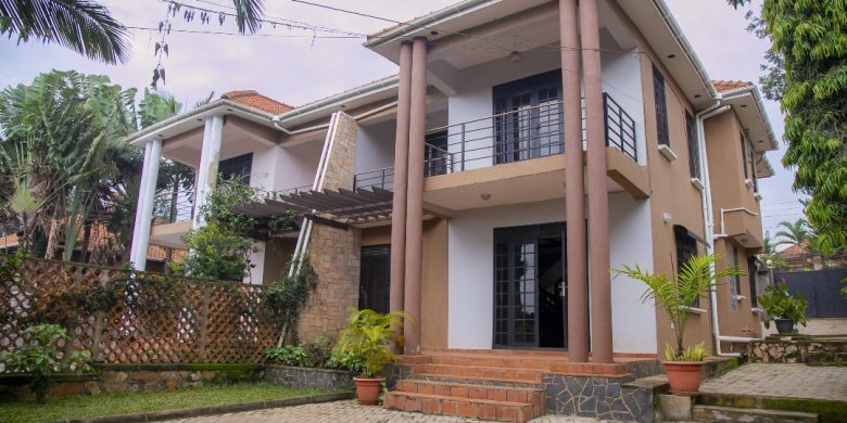 4 Bedrooms Townhouses For Rent In Ntinda Ministers Village $1500 Per Month