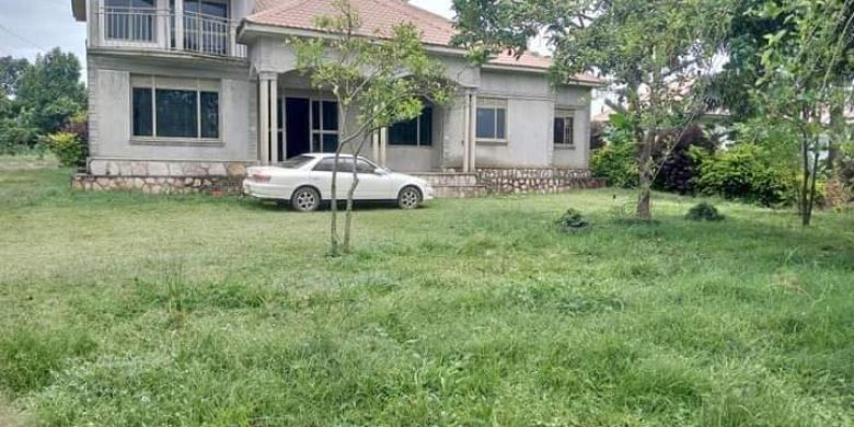 4 Bedrooms Lake View House For Sale In Nkumba Entebbe 30 Decimals At 450m