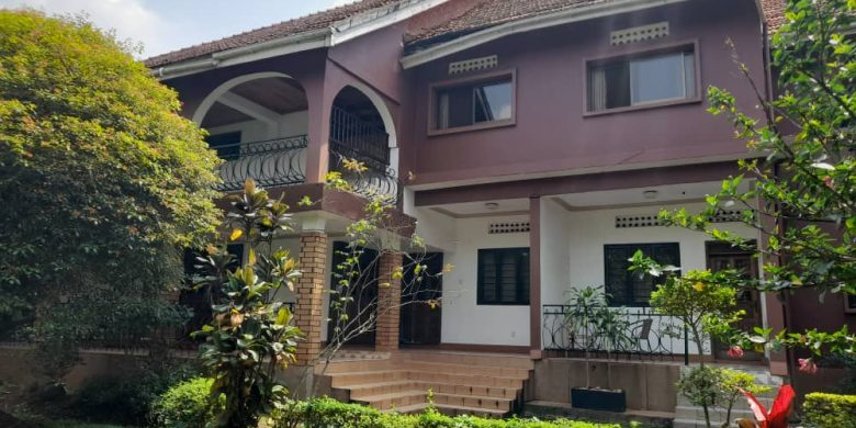 4 Bedrooms Mansion For Sale In Muyenga 40 Decimals At $1.2m