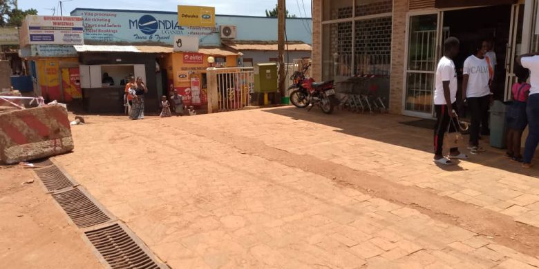 Supermarket Building For Sale In Makindye Luwafu At 450m