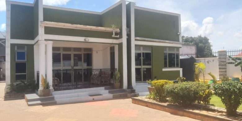 3 Bedrooms House For Sale In Bweya Kajjansi Entebbe Rd 14 Decimals At 350m