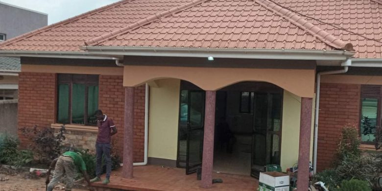 3 Bedrooms House For Sale In Zion Estate Kaga Entebbe Rd 12 Decimals At 200m
