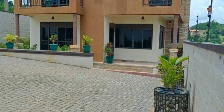 5 Bedrooms Lake View House For Sale In Bwebajja Entebbe Rd At 150,000 USD